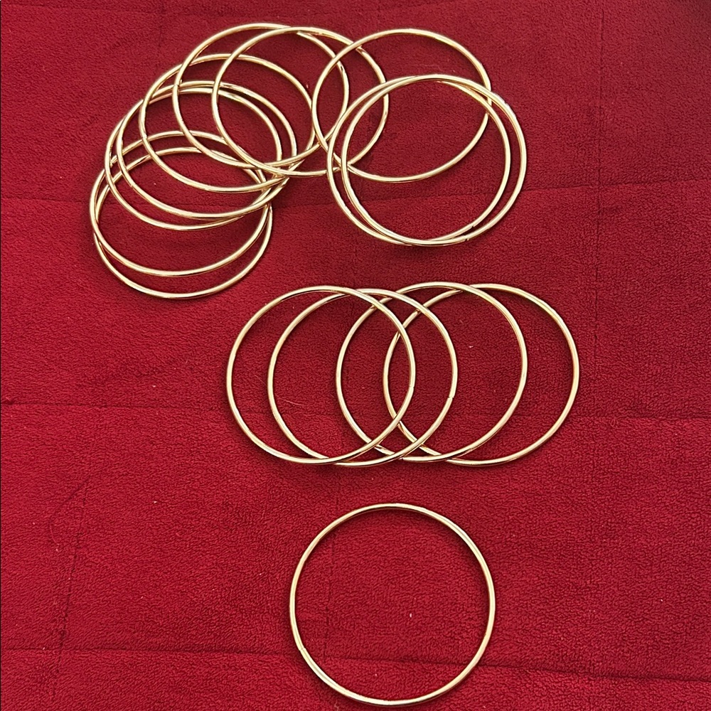 15 Elegant Gold Bangles